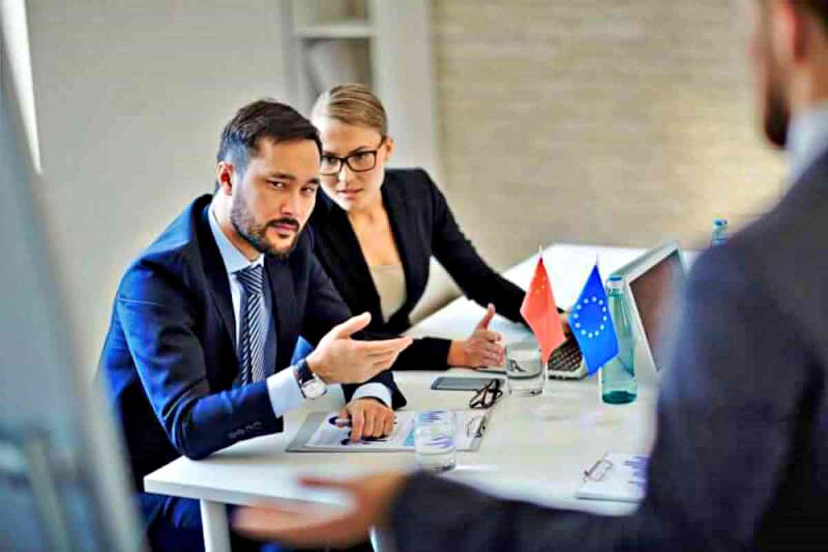 Phiên dịch viên cần đáp ứng một số kỹ năng quan trọng giúp các bên hiểu nhau hơn
