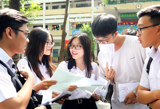 Dựa vào khái niệm có thể xác định giáo viên là viên chức