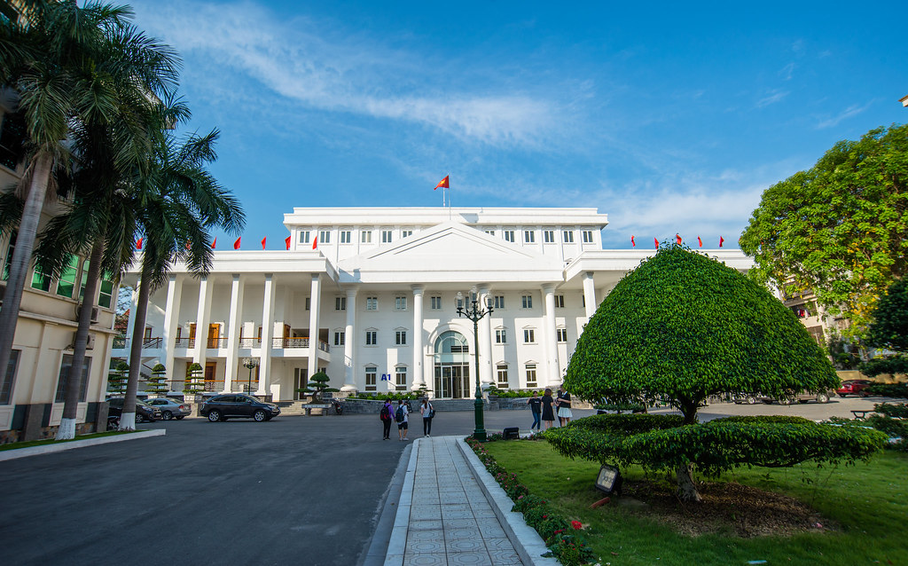 Đại học Hà Nội là cơ sở đào tạo với 11 chuyên ngành ngôn ngữ