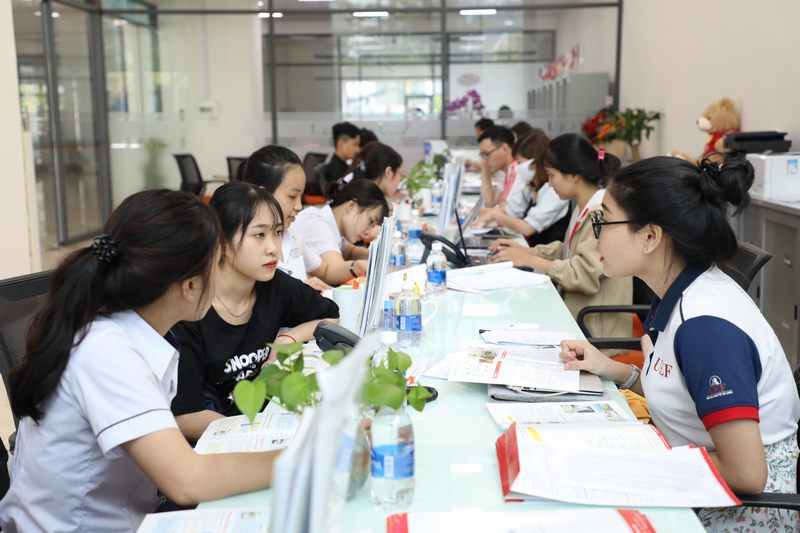 Kinh doanh thương mại là ngành nghề đào tạo chuyên sâu về những kiến thức về kinh tế thị trường