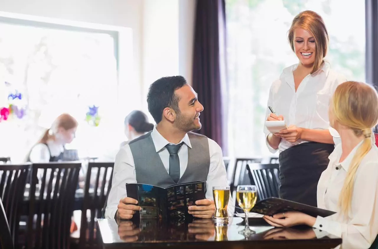 Thu nhập của nhân viên order là bao nhiêu?