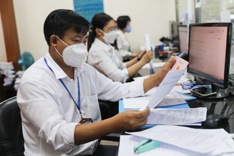 Hồ sơ viên chức đối với viên chức tuyển dụng lần đầu gồm những gì