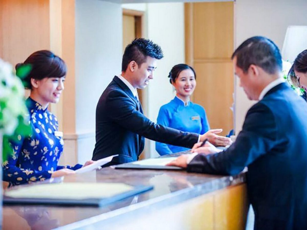 Các mẫu câu giao tiếp tiếng Anh lễ tân khách sạn có thể sử dụng là tiền đề để nhân viên phát triển thêm kỹ năng của bản thân