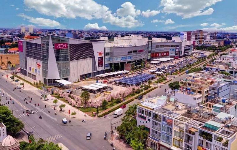 Quận Bình Tân rất phát triển kinh tế, do đó thị trường việc làm khá phong phú