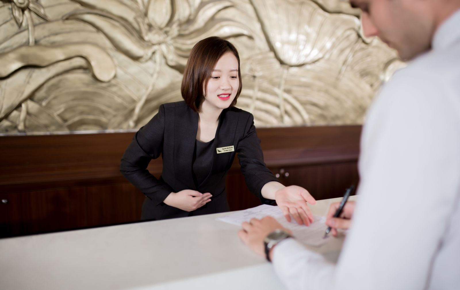 Giao tiếp lễ tân khách sạn 2