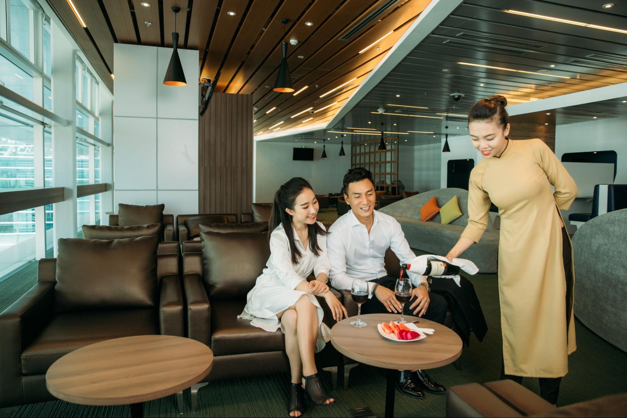 Lương nhân viên phục vụ khoảng 20.000 đồng.giờ