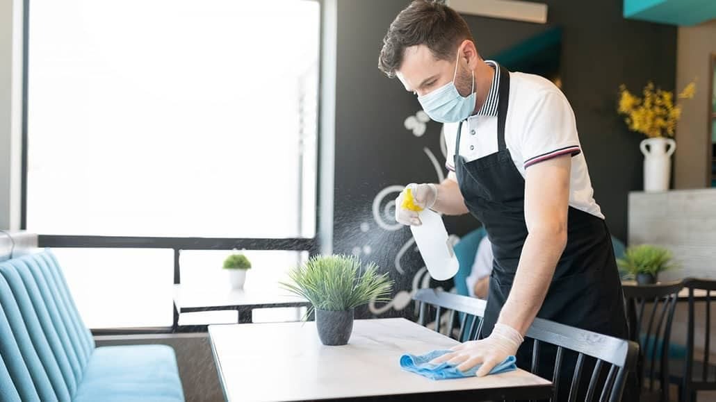 Nhân viên tạp vụ khách sạn có thể lựa chọn làm việc theo tháng