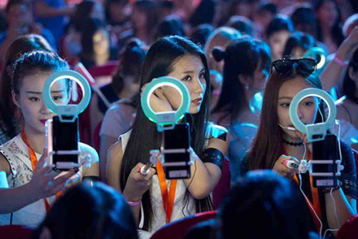 Khu vực tuyển dụng việc làm nhân viên livestream nhiều nhất thường ở các thành phố lớn