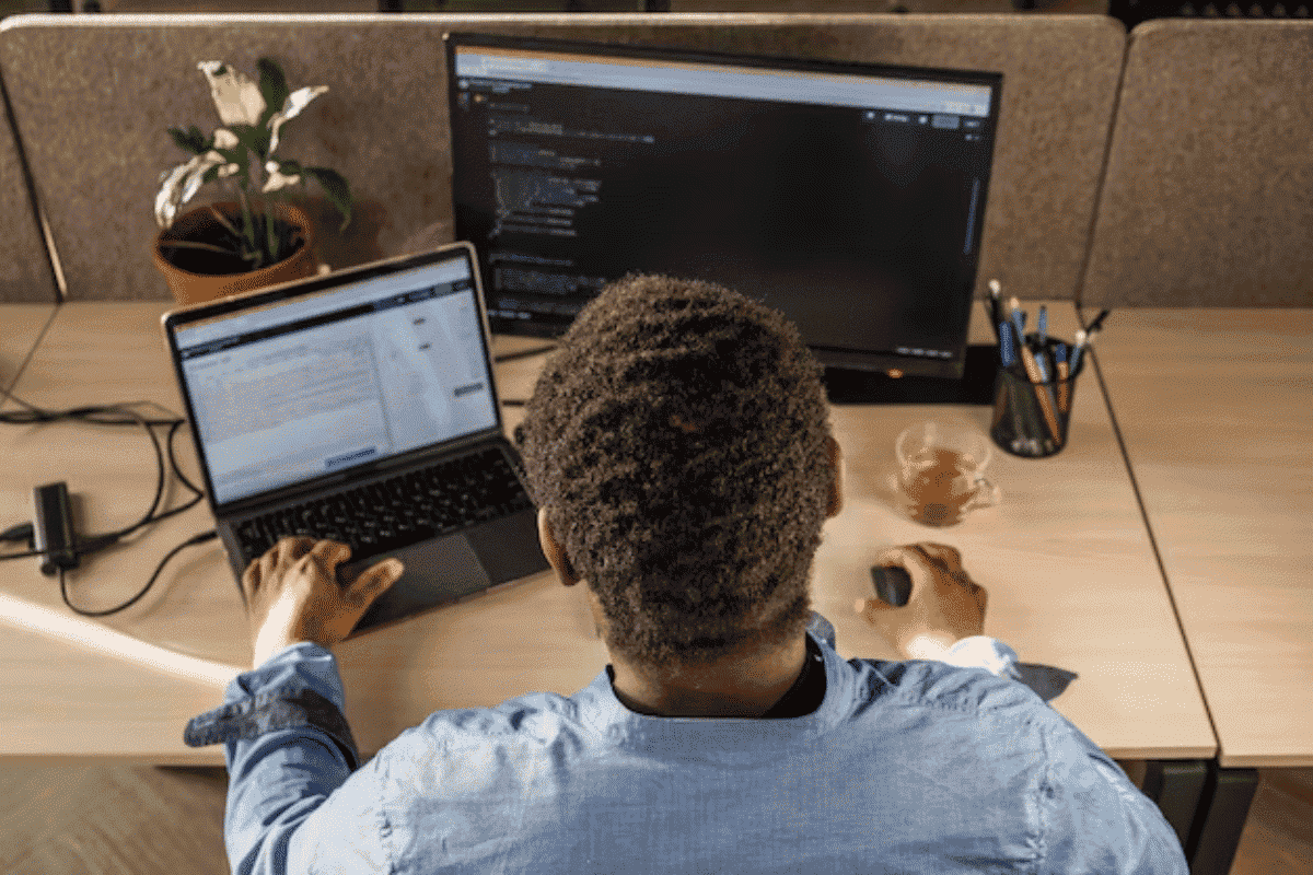 Nhu cầu tuyển dụng lập trình viên Back-End tại TP.HCM rất cao nhờ vào sự phát triển của ngành công nghệ thông tin